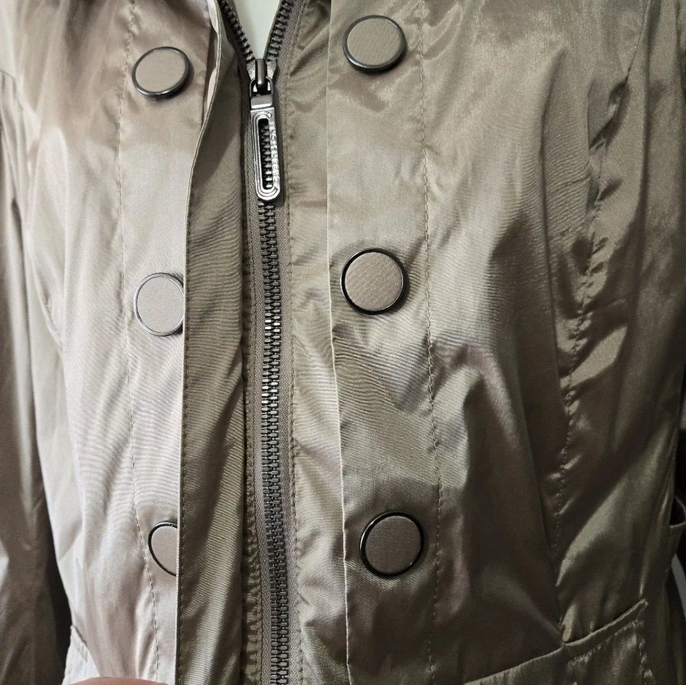 CREENSTONE NWT Metallic Tan Double-Breasted Coat. Size 42/ Med - Picture 4 of 16